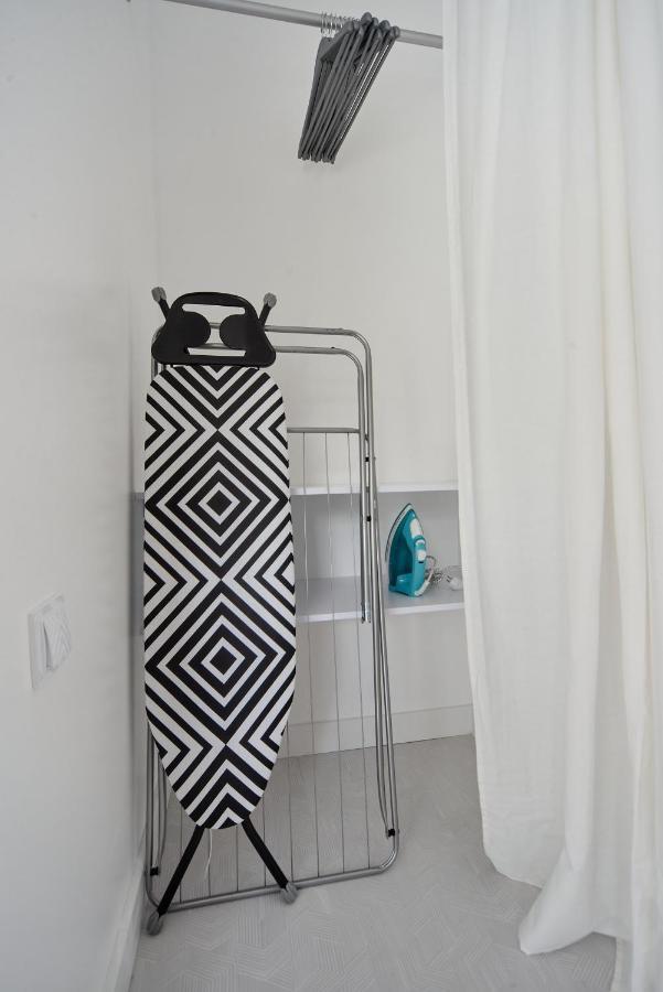 Apartament White Door Mansard Heart Of 2 Odessa