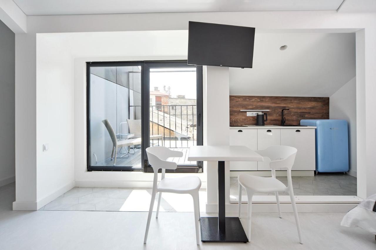White Door Mansard Heart Of 2 *